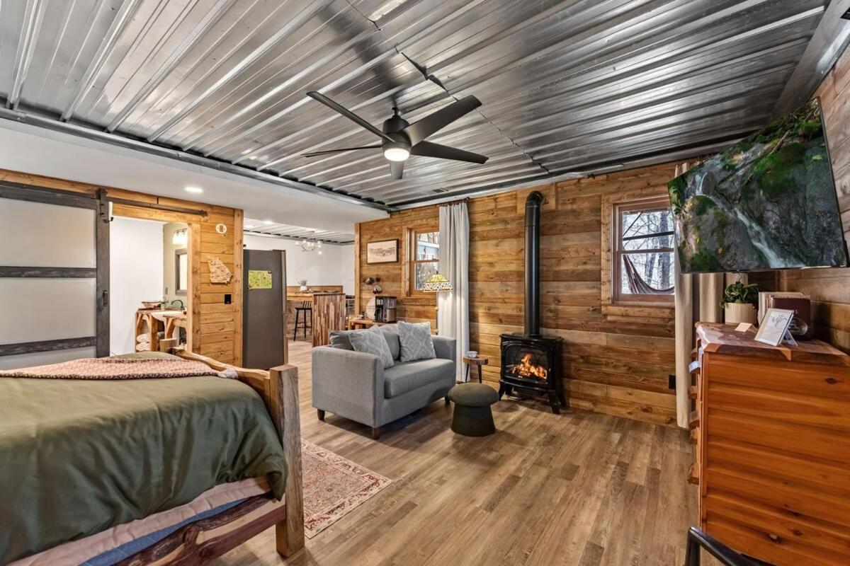 Little Mountain Hide Away